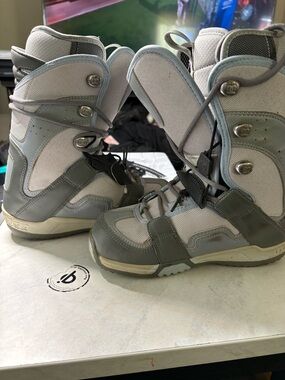 DC PHASE GIRL SNOWBOARDING BOOTS SIZE 6.5